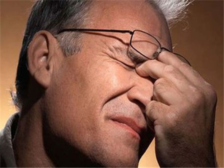 眼睛老花，驗(yàn)配美麗島高端定制老花鏡