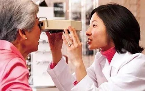 老花眼鏡怎么配更好？
