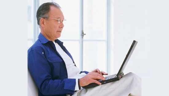 美麗島：扔掉單焦換戴多焦鏡，在國(guó)內(nèi)掀起了一場(chǎng)“換戴”革命。