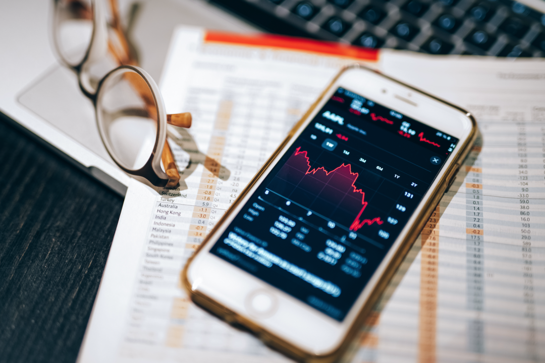 近視、遠(yuǎn)視、老花人群，眼中的視界原來是這樣的？